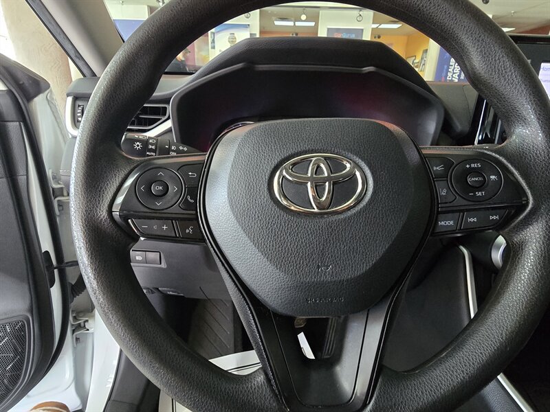 Used 2021 Toyota RAV4 XLE FWD image 27