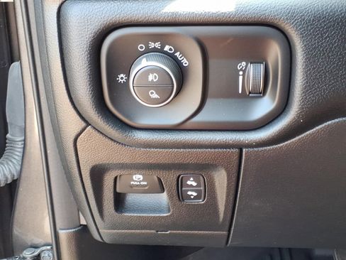 Used 2022 RAM 1500 Big Horn AWD/4WD image 23