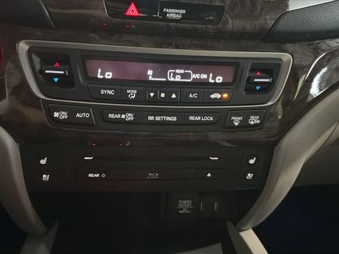 Used 2016 Honda Pilot Elite image 18