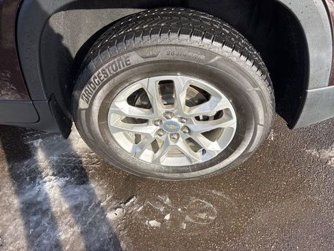 Used 2021 Chevrolet Traverse LT image 47