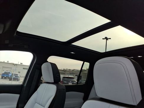 New 2026 Chevrolet Traverse High Country w/ LPO, Floor Liner Package image 9