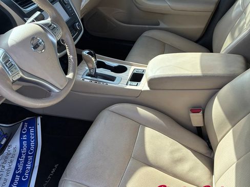 Used 2016 Nissan Altima 2.5 SL w/ 2.5 Technology Package FWD image 13