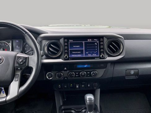 Used 2022 Toyota Tacoma TRD Sport w/ Technology Package AWD/4WD image 6