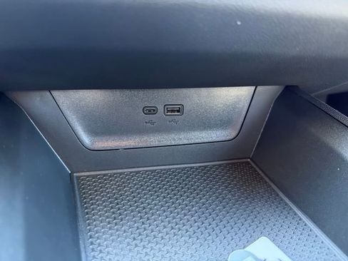 New 2026 Chevrolet Equinox LT w/ Convenience Package II FWD image 31