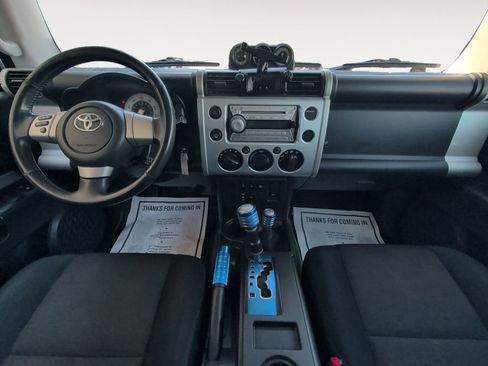 Used 2008 Toyota FJ Cruiser 4WD image 10