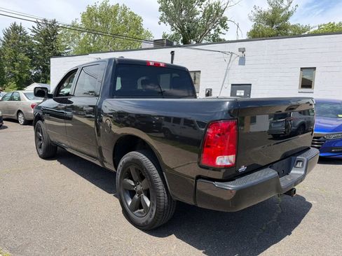 Used 2018 RAM 1500 Express w/ Black Ram 1500 Express Group AWD/4WD image 8