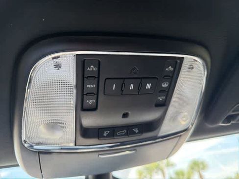 Used 2017 Jeep Grand Cherokee Limited 75th Anniversary AWD/4WD image 25