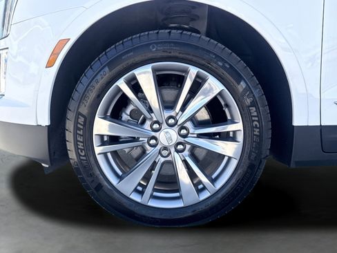 Used 2025 Cadillac XT5 Premium Luxury FWD image 9