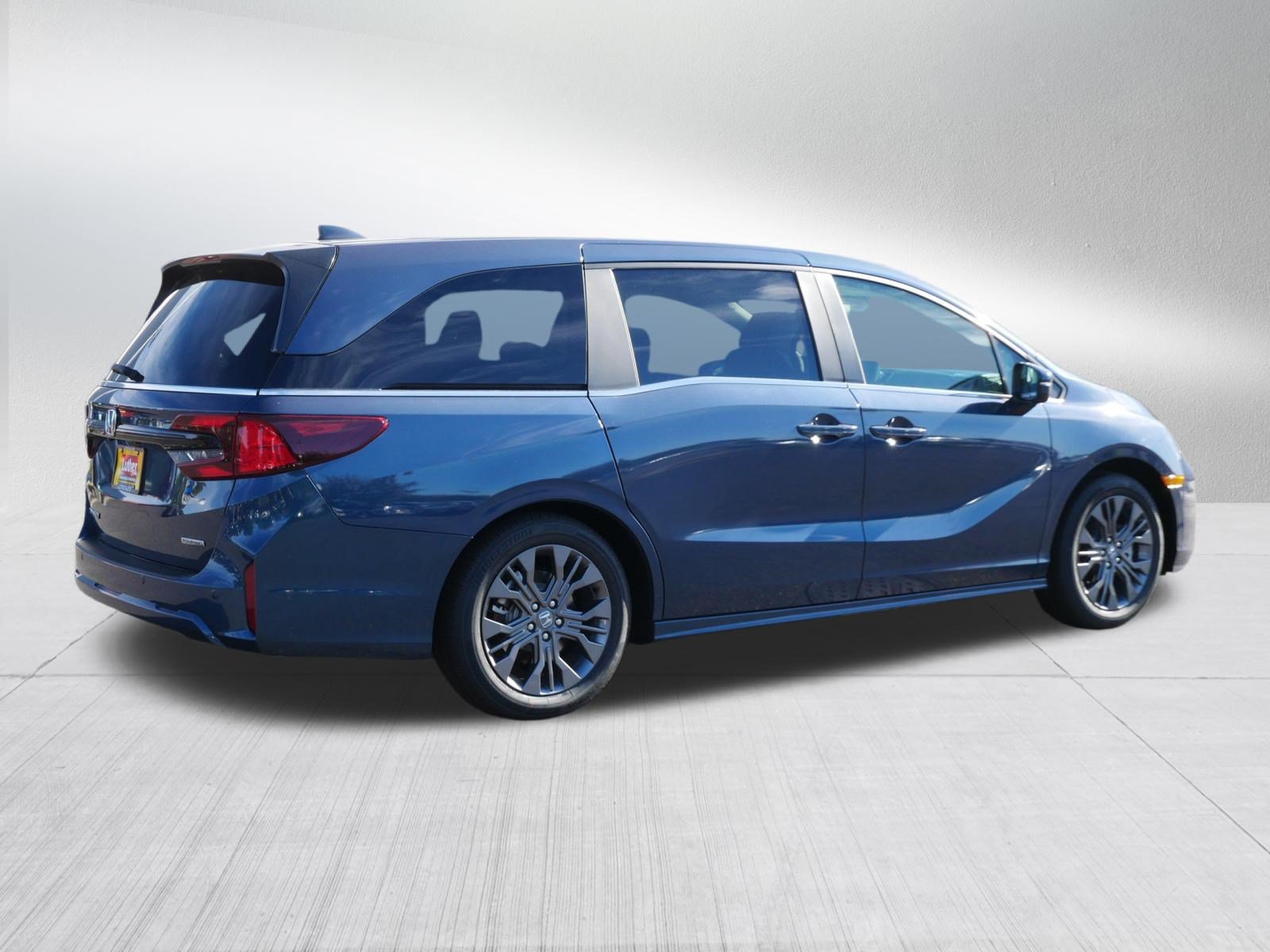 New 2027 Honda Odyssey Touring image 7