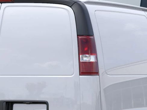 New 2025 GMC Savana 3500 image 11
