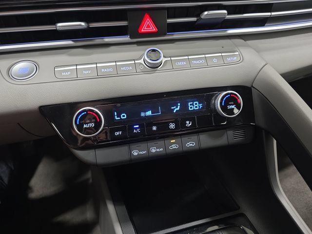 Used 2024 Hyundai Elantra SEL FWD image 24