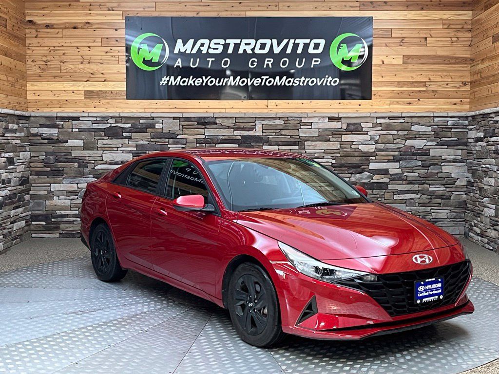 Used 2023 Hyundai Elantra SEL FWD image 2