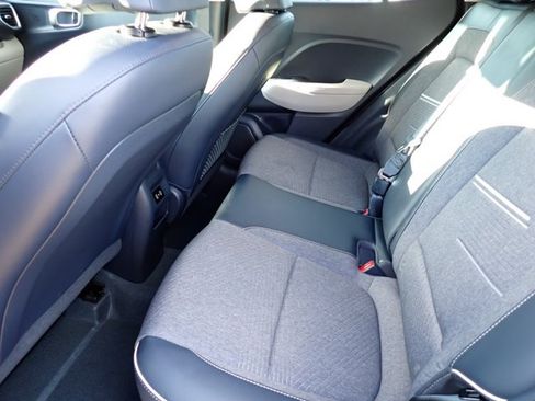 Used 2026 Hyundai Venue SEL FWD image 9