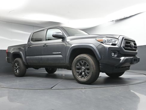 Used 2020 Toyota Tacoma SR5 image 25