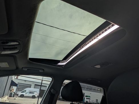 Used 2019 Kia Niro EX Premium w/ Cold Weather Package 1.0 image 17