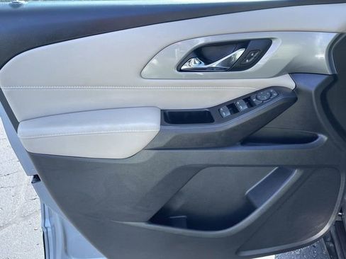 Used 2023 Chevrolet Traverse LS w/ Safety Package image 22