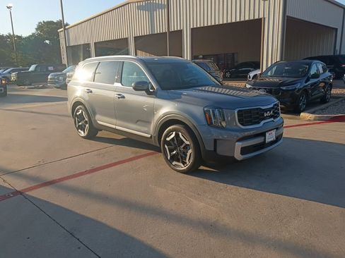 Used 2025 Kia Telluride S FWD image 6