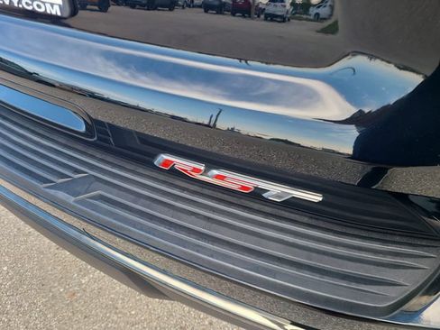 Used 2021 Chevrolet Suburban RST RWD image 5