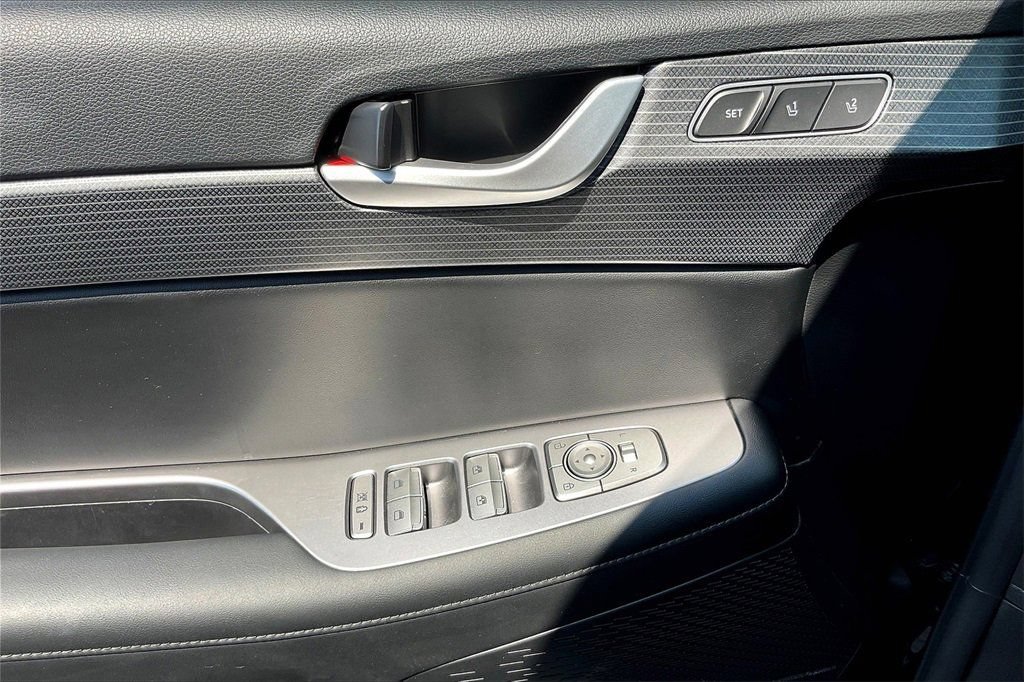 Used 2025 Hyundai Palisade Limited FWD image 39