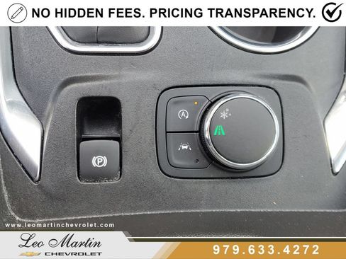Used 2023 Chevrolet Traverse LS FWD image 28
