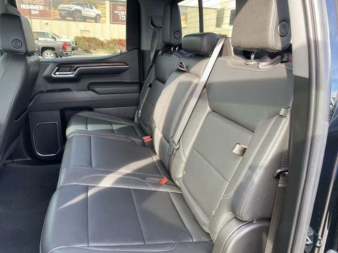 Used 2023 GMC Sierra 1500 SLT image 24