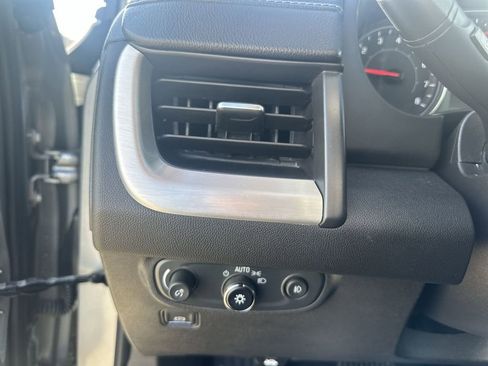 Certified 2023 GMC Terrain SLT image 17