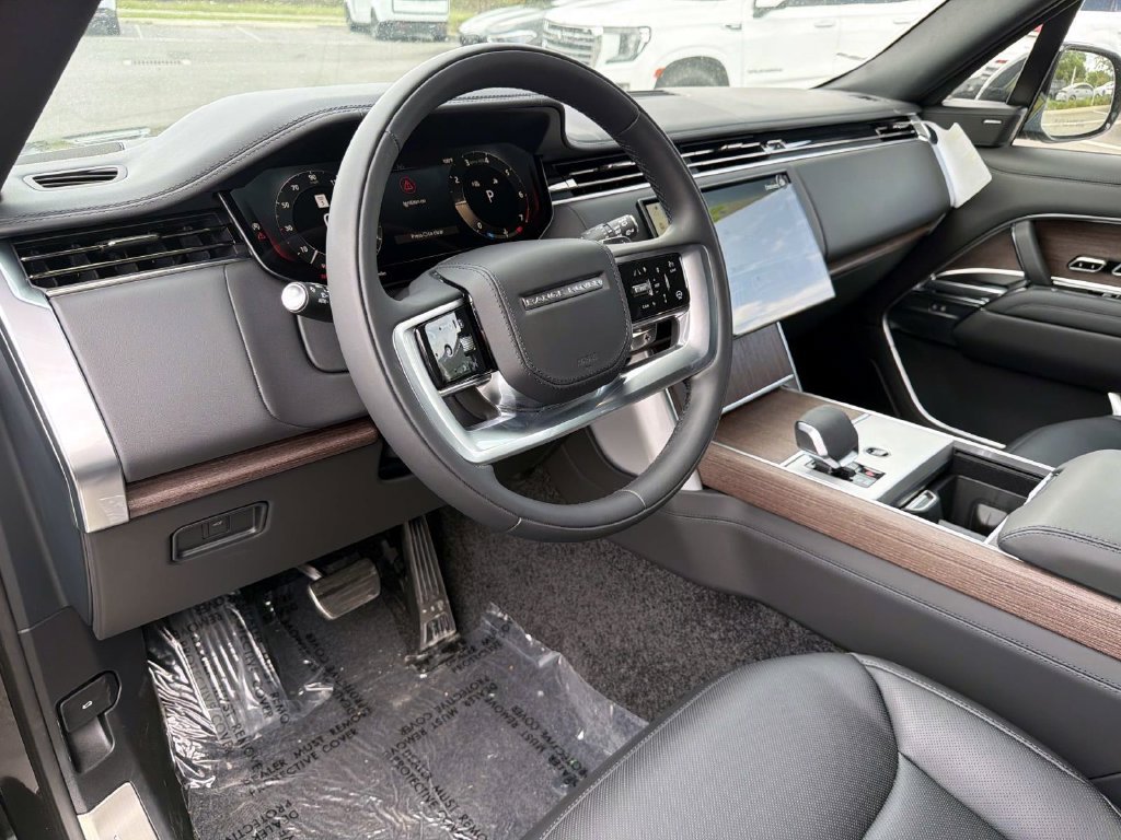 New 2026 Land Rover Range Rover Long Wheelbase SE AWD/4WD image 22