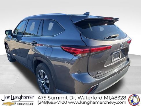 Used 2020 Toyota Highlander XLE FWD image 20