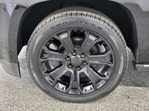 Used 2020 GMC Yukon Denali w/ Denali Ultimate Black Edition image 8