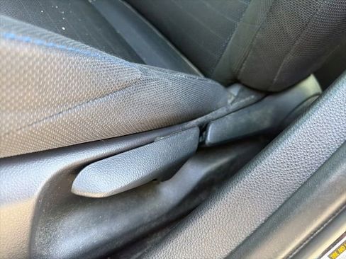 Used 2022 Toyota Corolla SE FWD image 11
