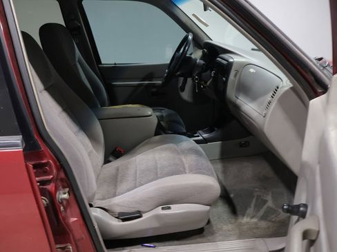 Used 2000 Ford Explorer XL image 17