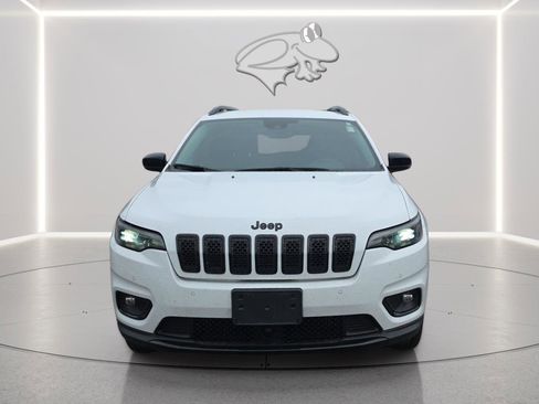 Used 2023 Jeep Cherokee Altitude Lux w/ Mopar Interior Package AWD/4WD image 18