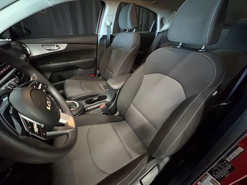 Used 2024 Kia Forte LXS image 5