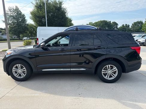 Used 2023 Ford Explorer XLT w/ Equipment Group 202A AWD/4WD image 3