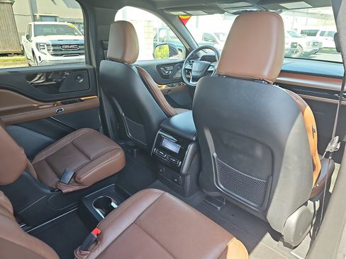 Used 2023 Lincoln Aviator Reserve image 10
