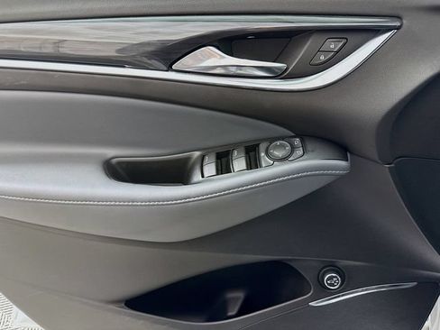Used 2023 Buick Enclave Essence FWD image 17