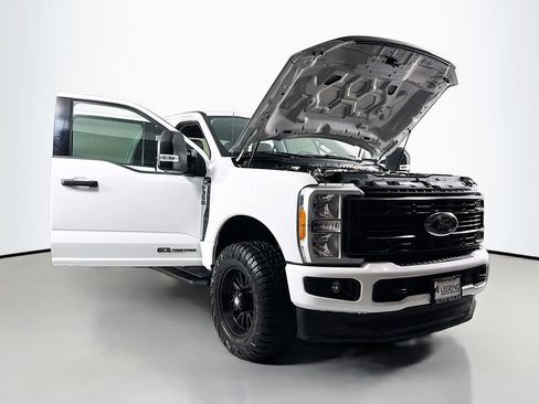 Used 2023 Ford F350 XLT image 22