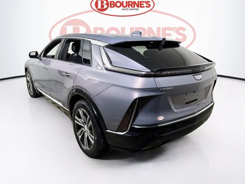 Used 2024 Cadillac Lyriq Luxury AWD/4WD image 8