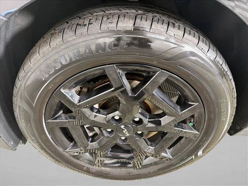 Used 2025 Kia Carnival SX w/ SX Dark Edition Package FWD image 13