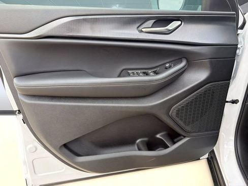 New 2026 Jeep Grand Cherokee Laredo RWD image 13
