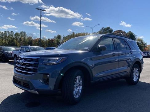 New 2026 Ford Explorer Active image 7