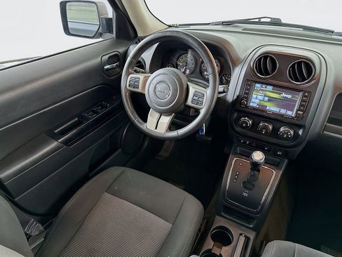 Used 2014 Jeep Patriot Latitude AWD/4WD image 19