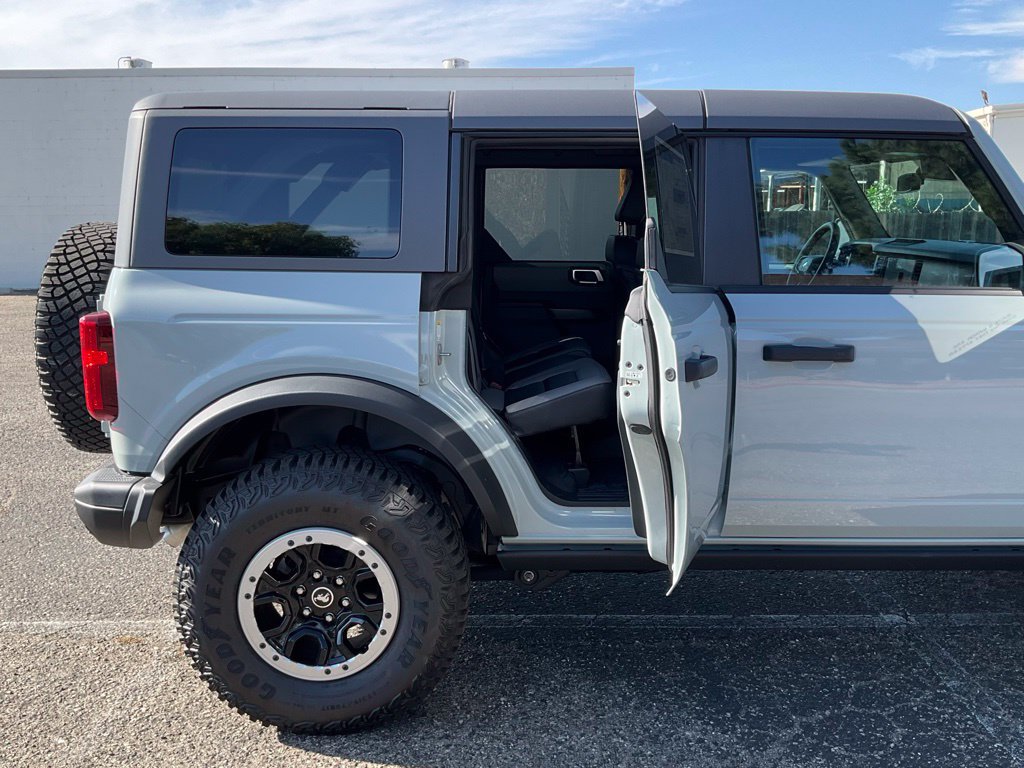 Certified 2024 Ford Bronco Black Diamond w/ Sasquatch Package AWD/4WD image 34