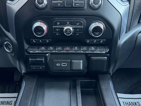 Used 2022 GMC Sierra 1500 SLT w/ SLT Premium Plus Package AWD/4WD image 17