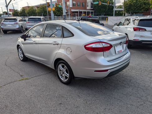 Used 2018 Ford Fiesta SE image 8