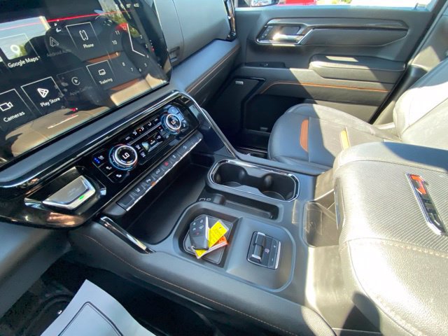 Used 2025 GMC Sierra 3500 AT4 w/ Technology Package AWD/4WD image 20