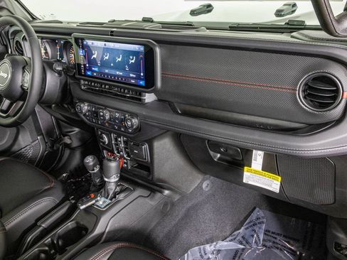 New 2026 Jeep Wrangler Unlimited Rubicon AWD/4WD image 40