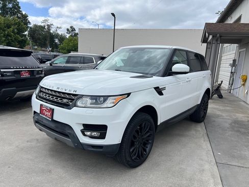 Used 2015 Land Rover Range Rover Sport SE AWD/4WD image 3
