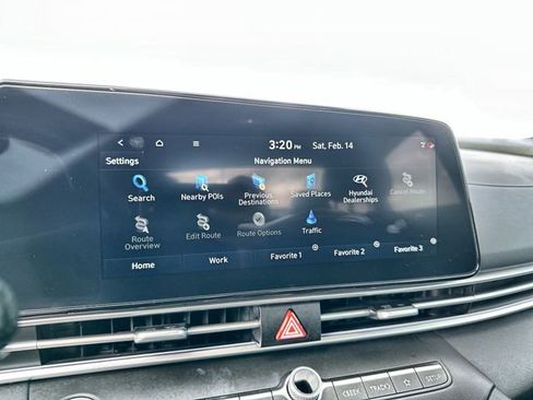 Used 2025 Hyundai Elantra SEL image 20