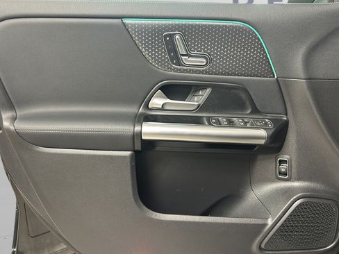 Used 2025 Mercedes-Benz GLA 250 image 13